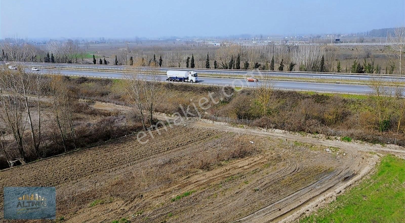 Süpren(düzyazı) Mah.otoban Kenarında Satılık Tarla