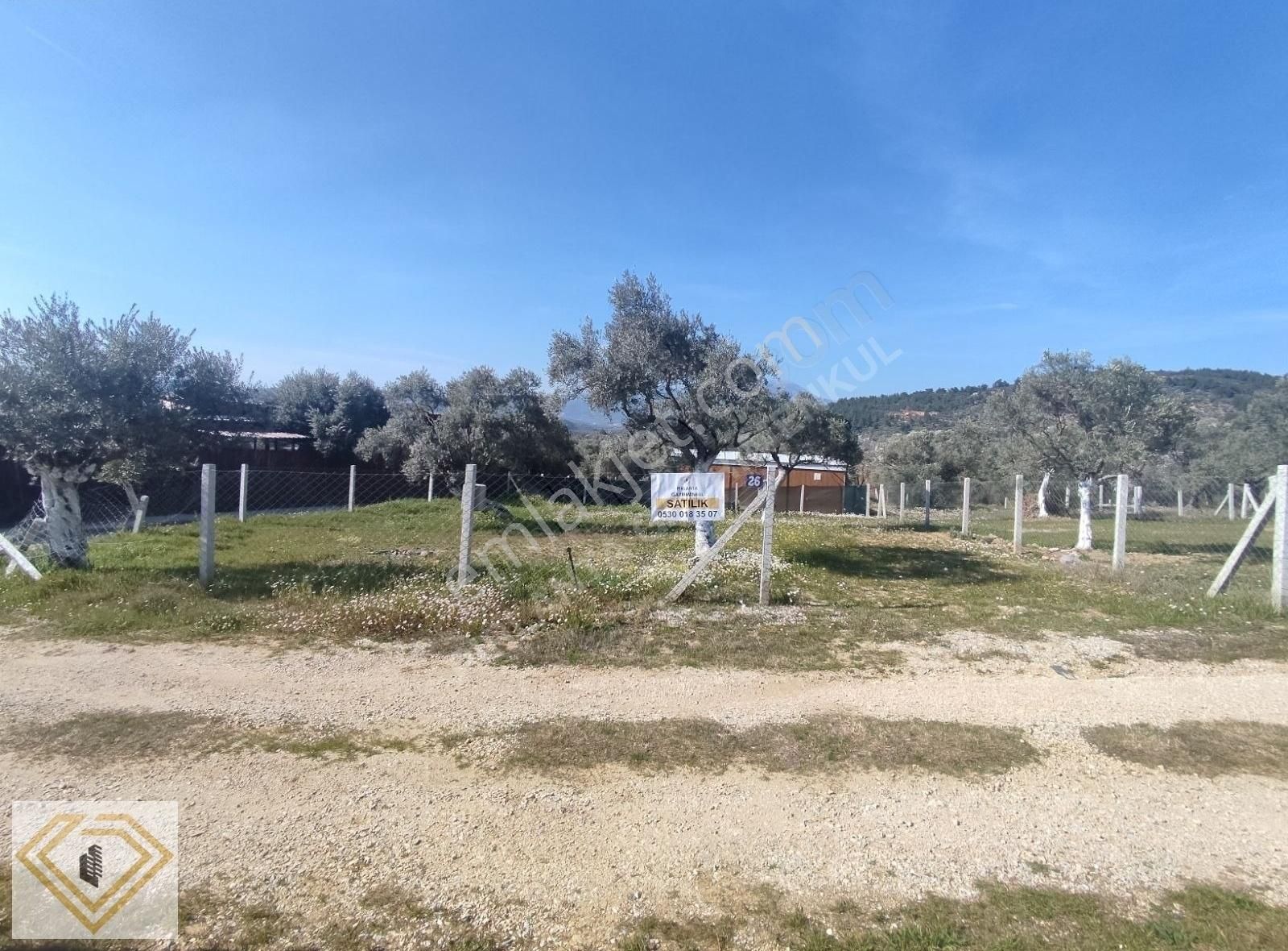 Pırlanta'dan Dirmil'de Yola Cepheli 355m Bahçe