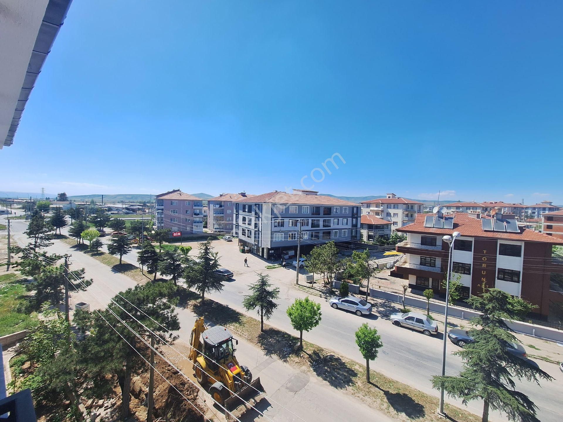 Yaman'dan Bolvadin Kaymaz Mah. Son 1 Adet 2+1 Daire Asansörlü