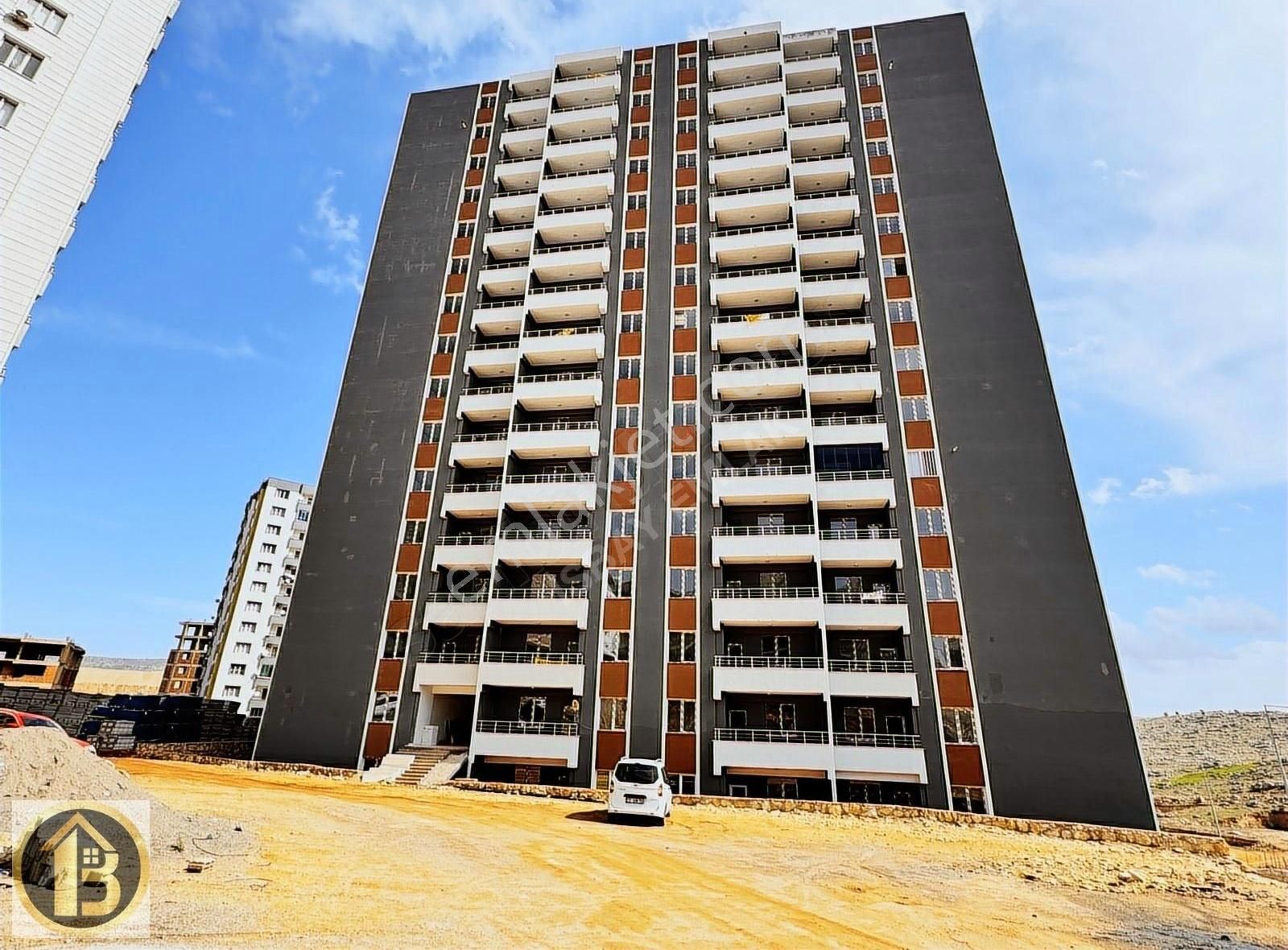 Hastane Arkası Açık Cephede Satılık Aşşırı Geniş 1+1 Lüks Daire