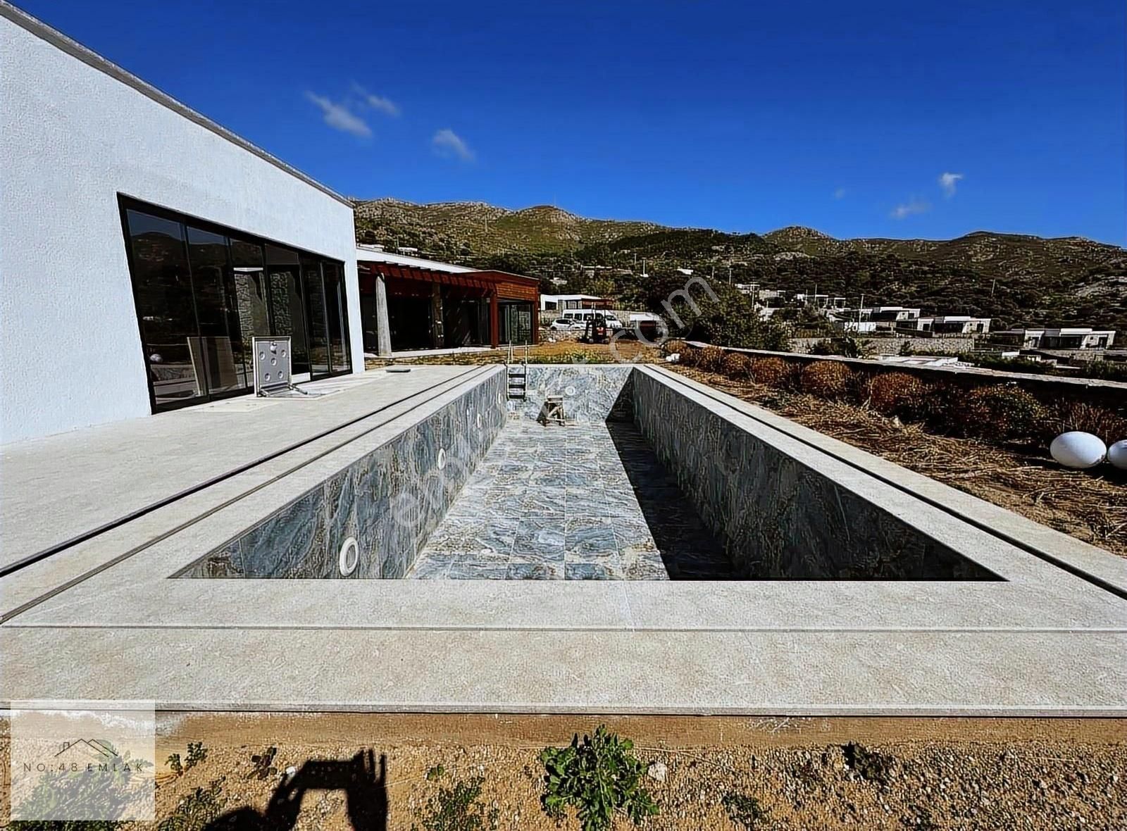 Gümüşlük Tek Katlı Deniz Manzaralı Havuzlu Müştemilatlı Villa - Görsel 5