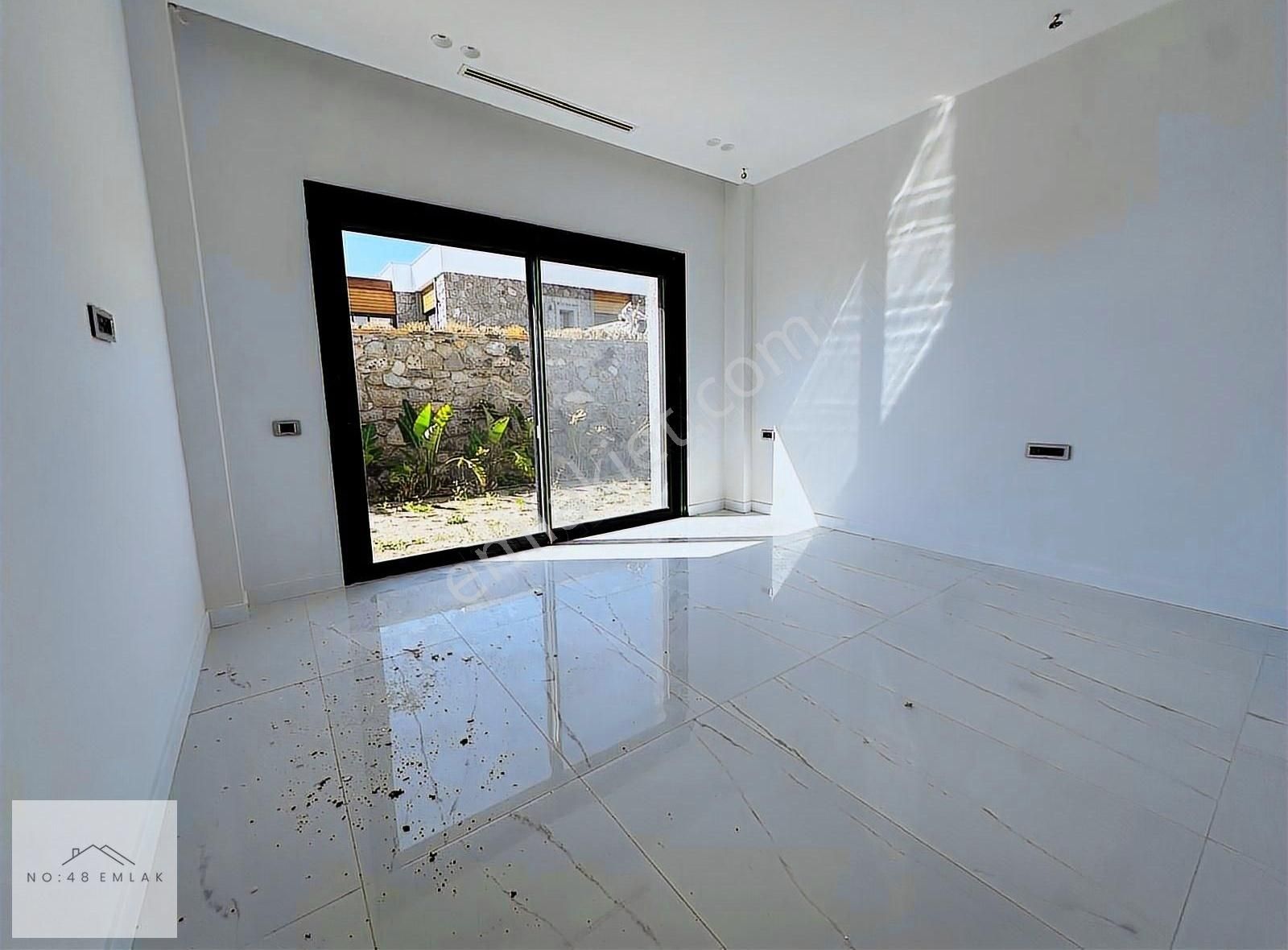 Gümüşlük Tek Katlı Deniz Manzaralı Havuzlu Müştemilatlı Villa - Görsel 18