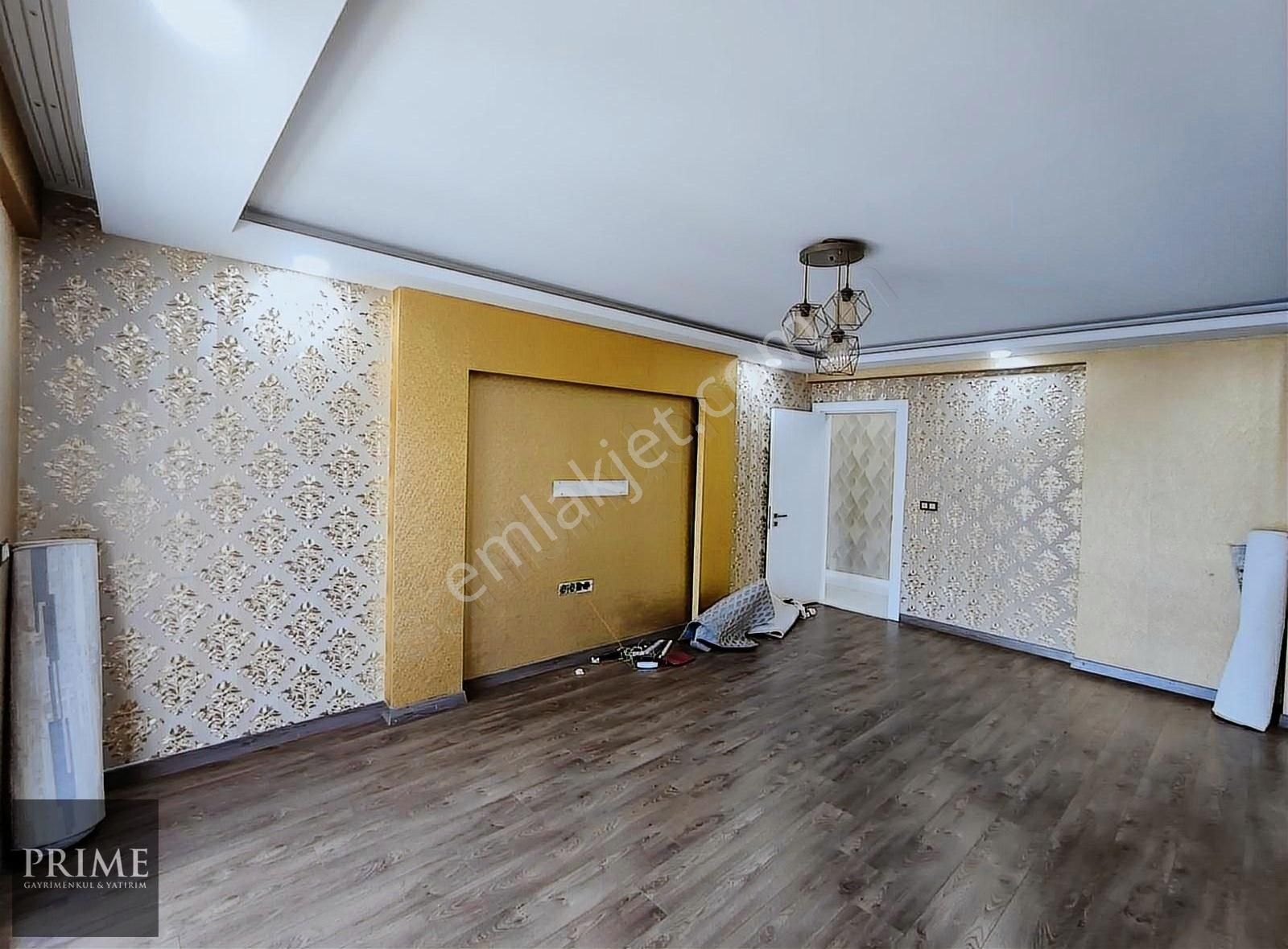 Kuşadası Merkez Havuzlu Site İçerisinde Kiralık Daire