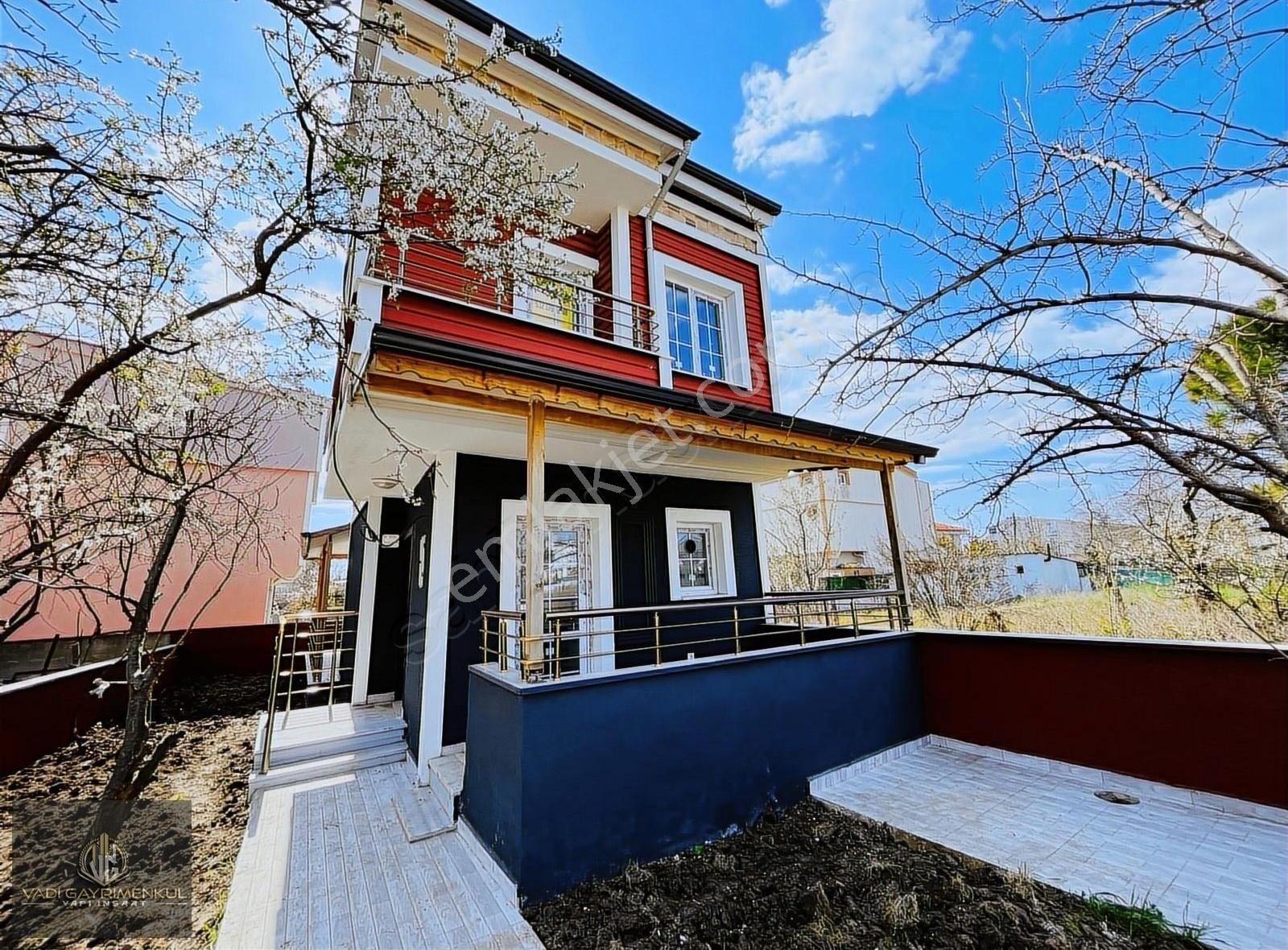 ꧁▇vadi Gayrımenkul▇꧂ Yeniçiftlikte 2+1 Eşsiz Güzelikte Villa