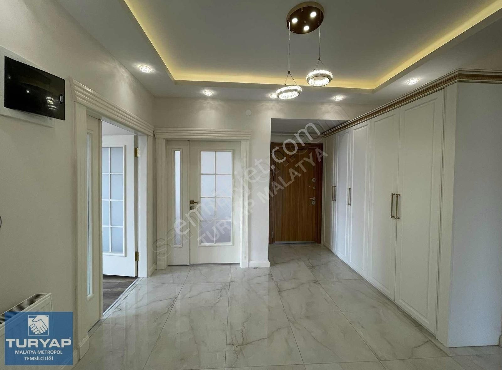 Turyap Metropol'den Satılık Lüks 4+1 Daire