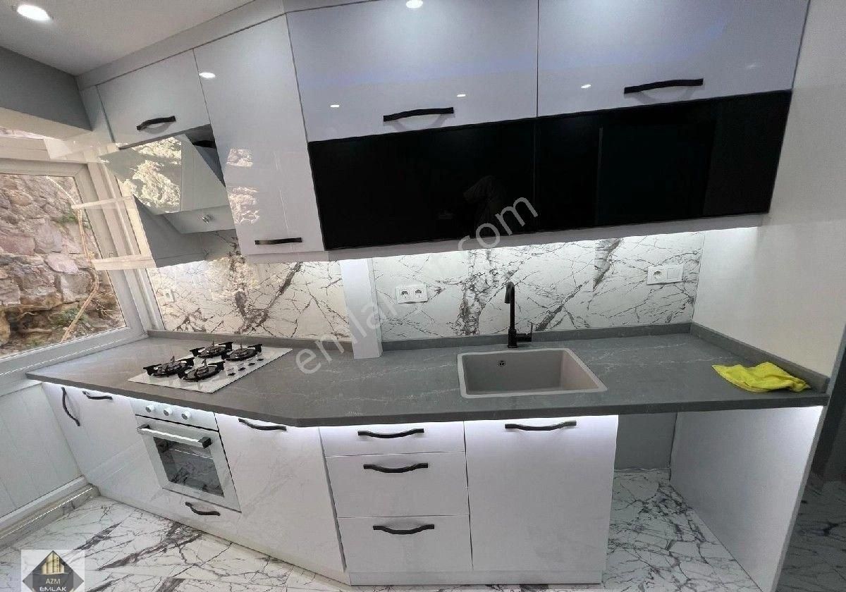 Mithatpaşa Caddesi'ne Yakın Satılık 3+1 Ultra Lüks Asansörlü Otoparklı Daire