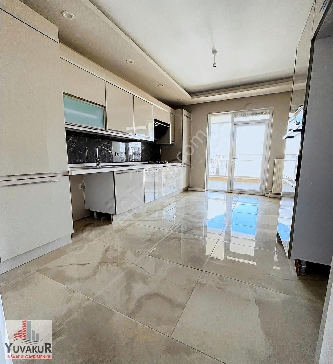 Yuvakurdan G.m.k.p Mah.site İçerisinde3+1satılık*150m²lüks*daire
