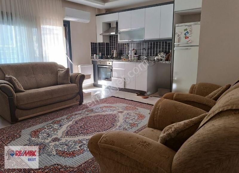 Çiğli Yeni Mahalle'de Bahçeli 2+1 Satılık Daire