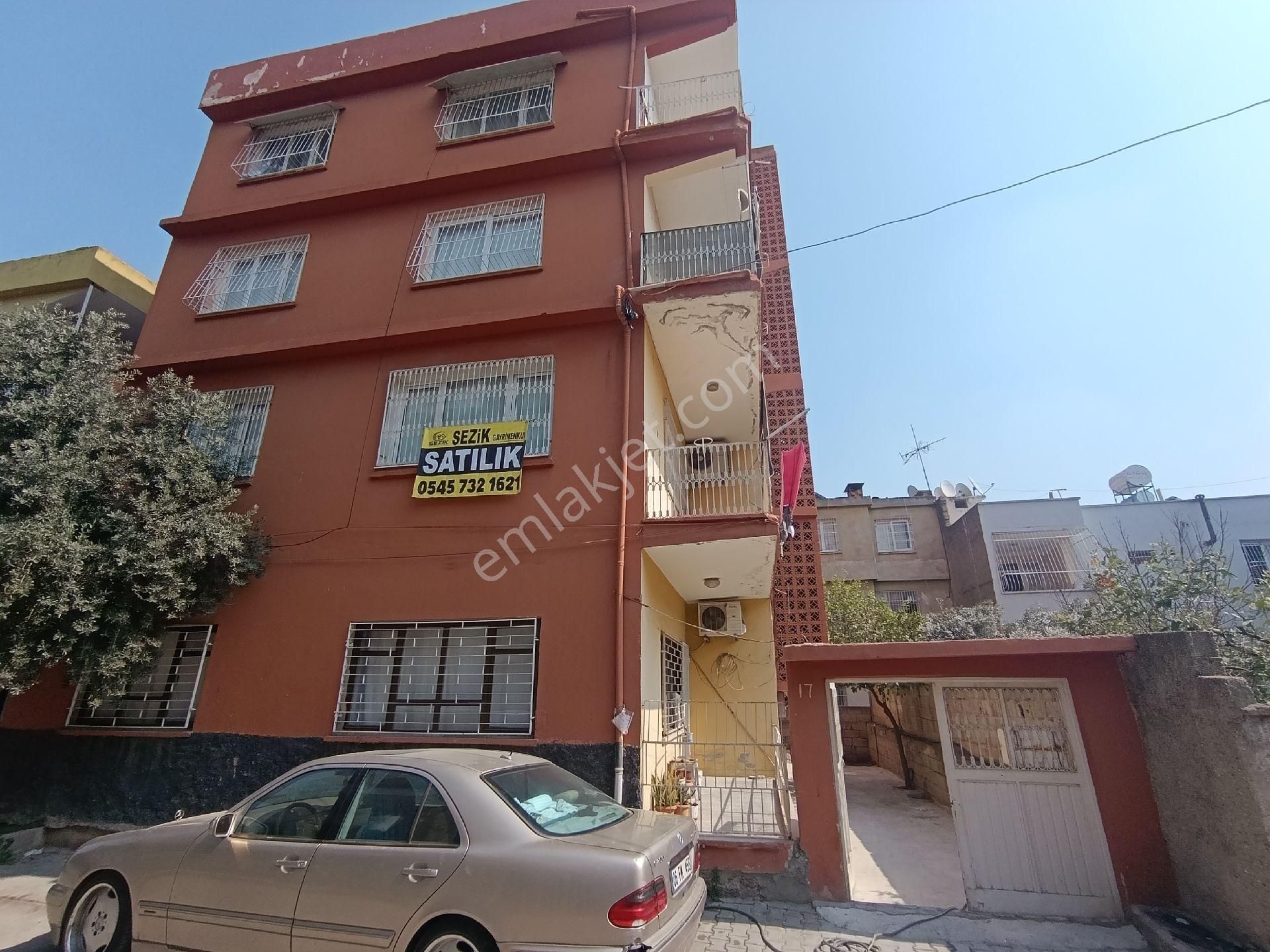 Yeşilevler Mahallesi'nde Kelepir Fiyata 4 Katlı Müstakil Ev