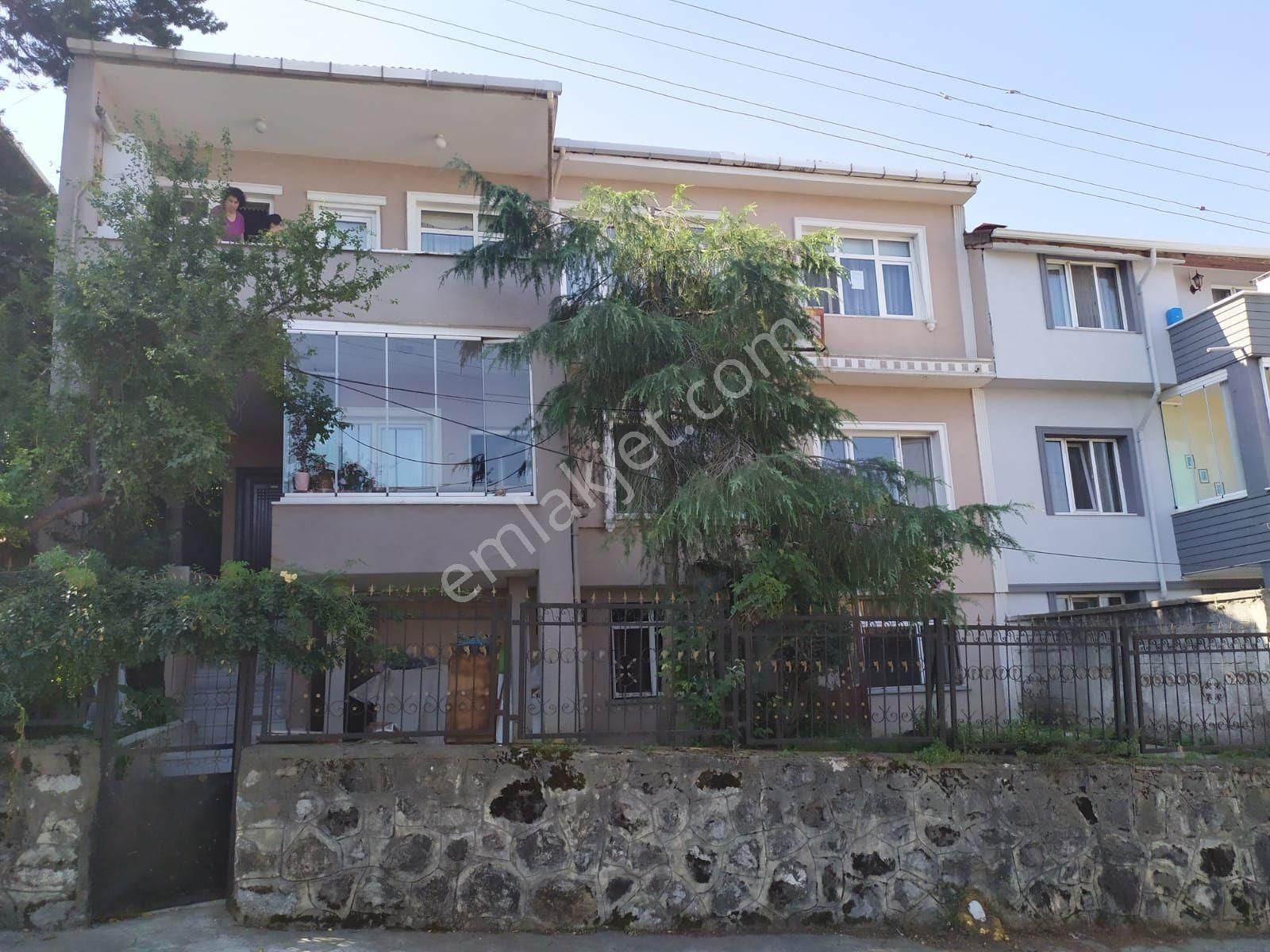 Göl Ve Doğa Manzarası Sevenlere Bahçelı Müstakıl Ev