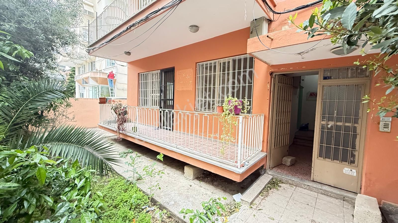Zorlu Gayrimenkul'den Reşatbey Mah'de Geniş 2+1 Kiralık İşyeri
