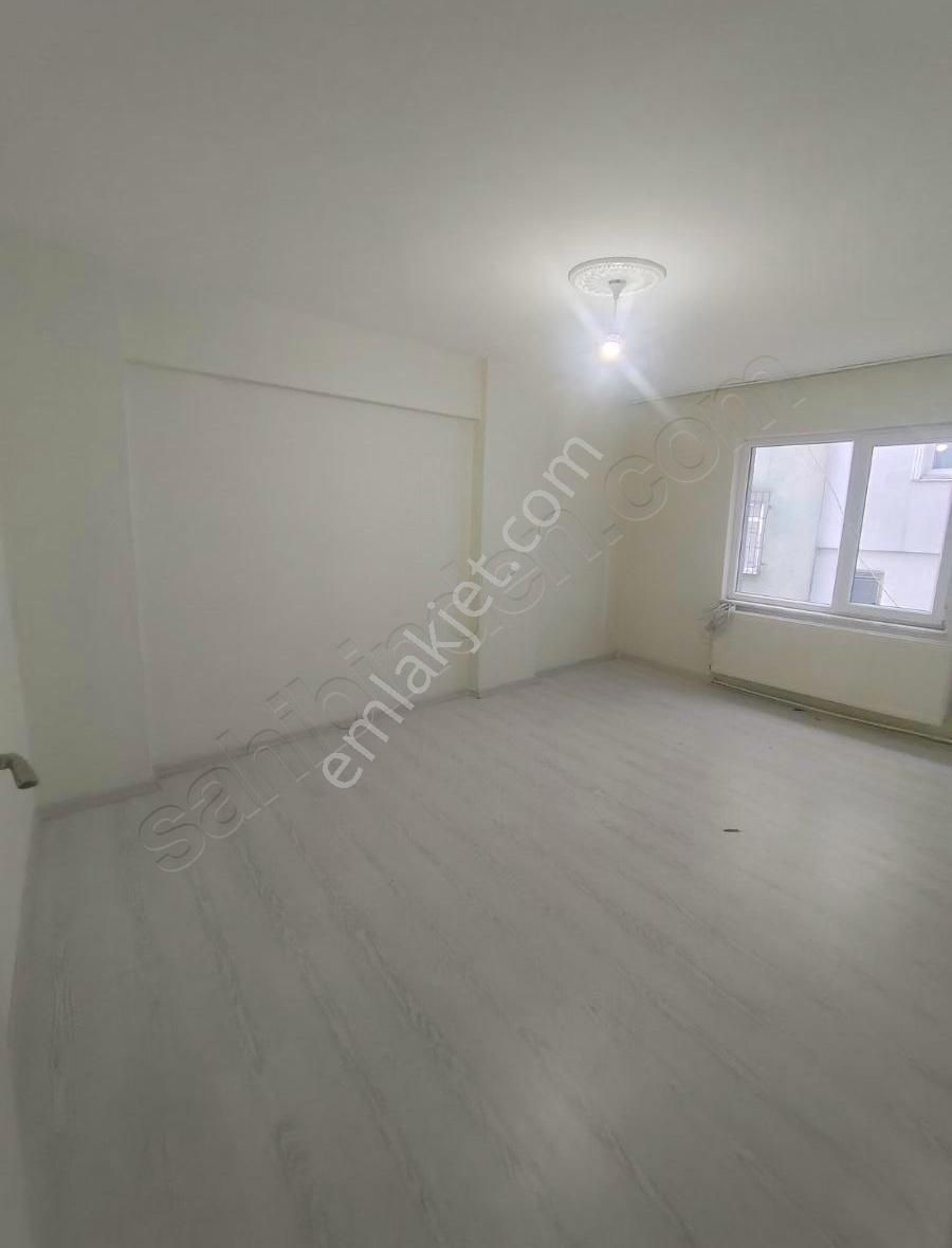 P&a Gayrimenkulden Unkapaninda Satilik 2+0 Masrafsiz Daire