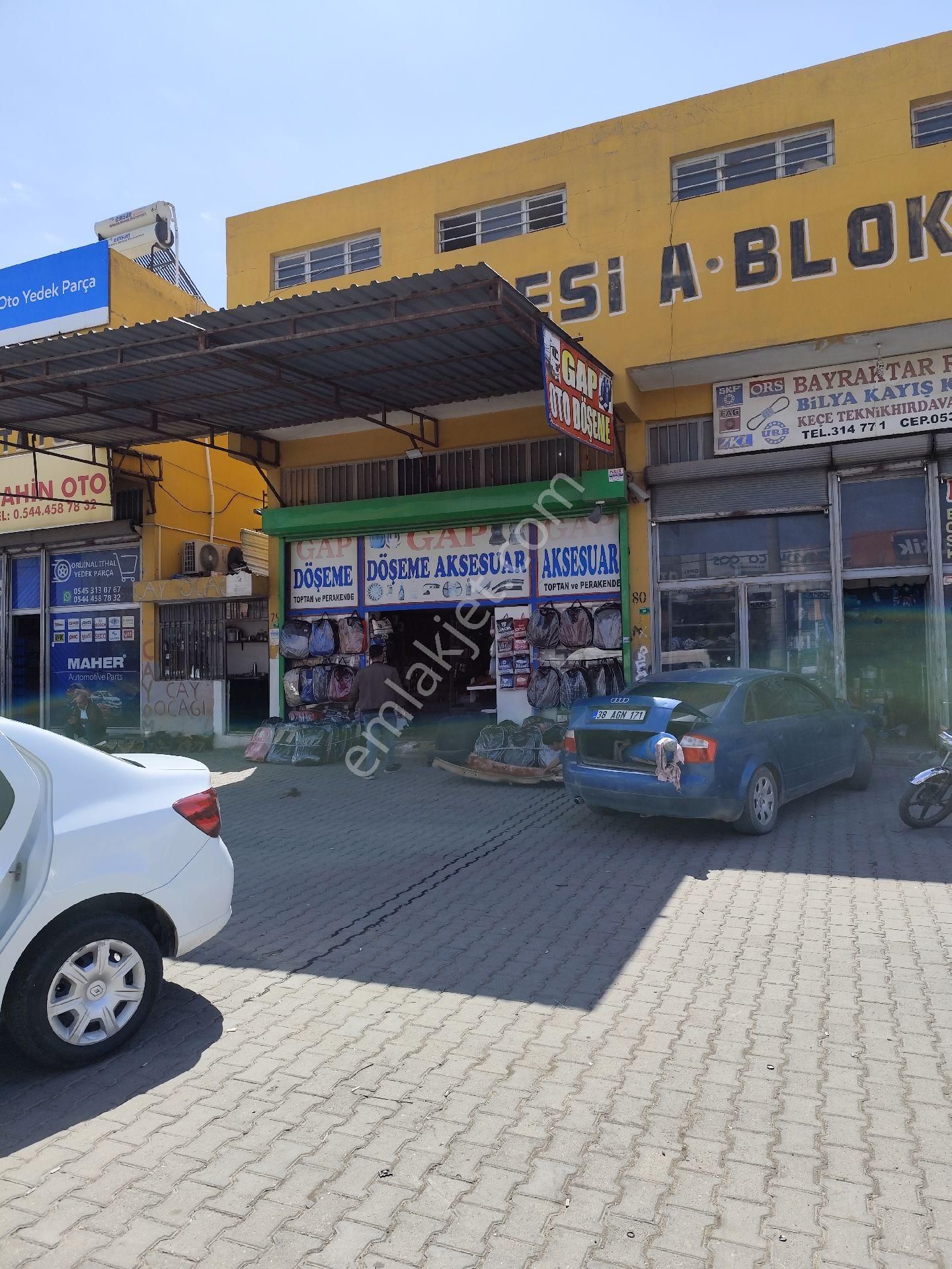 Evren Sanayinin Kalbinde Üç Katlı Dükkan