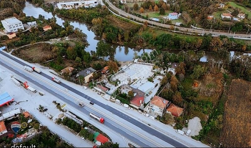 Remax Hür Ülkü Çakar'dan Geyve Şerefiye Mah. Kiralık İşyeri