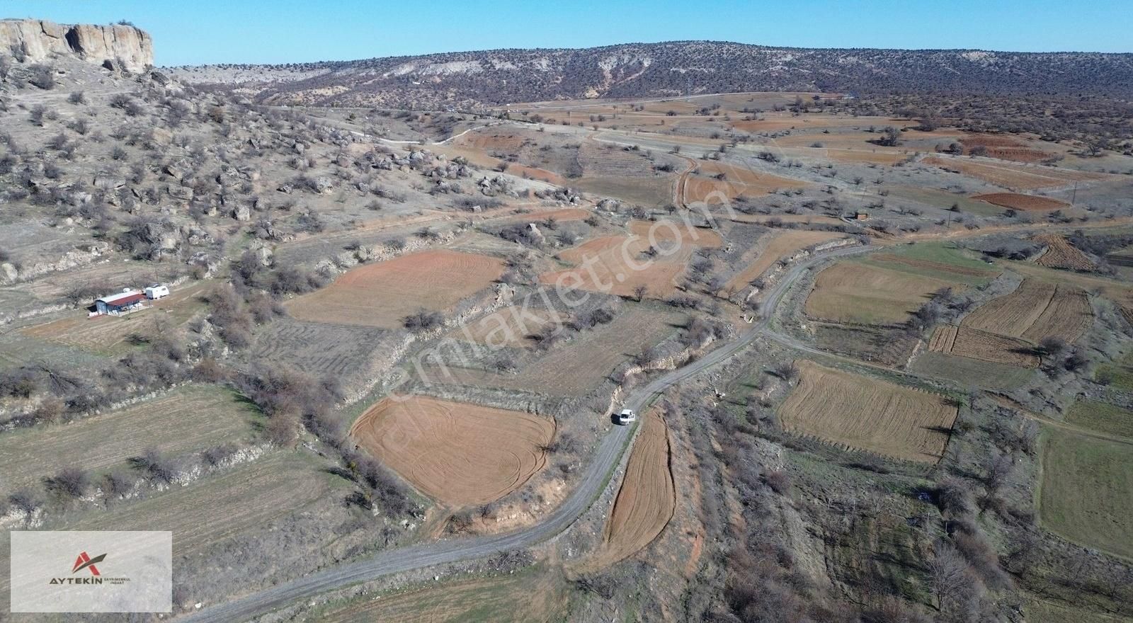 Klistrada Yerleşimin Yanında Müstakil Yolu Suyu Olan Kupon Bahçe