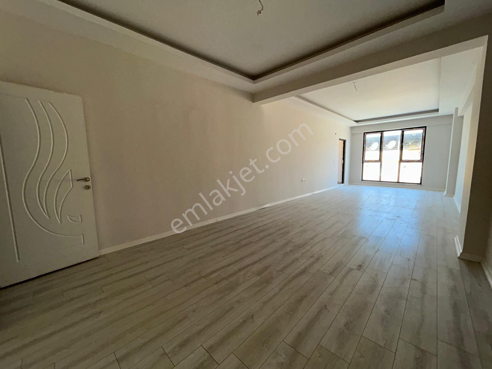 Bursa Hasanağa Mah. Doğa Ve Şehir Manzaralı Sıfır 4+1+1 Geniş Ve Ferah Satılık Daire