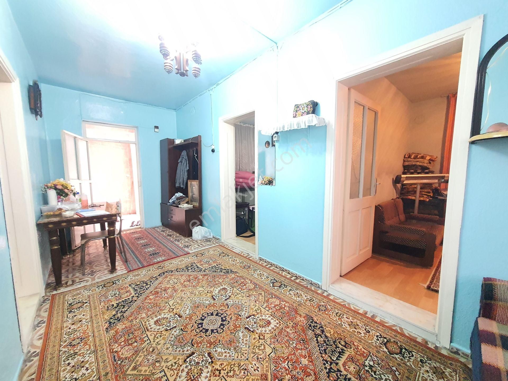 Kemalpaşa Armutlu Merkezde Satılık 2 Katlı Müstakil Ev - Görsel 11