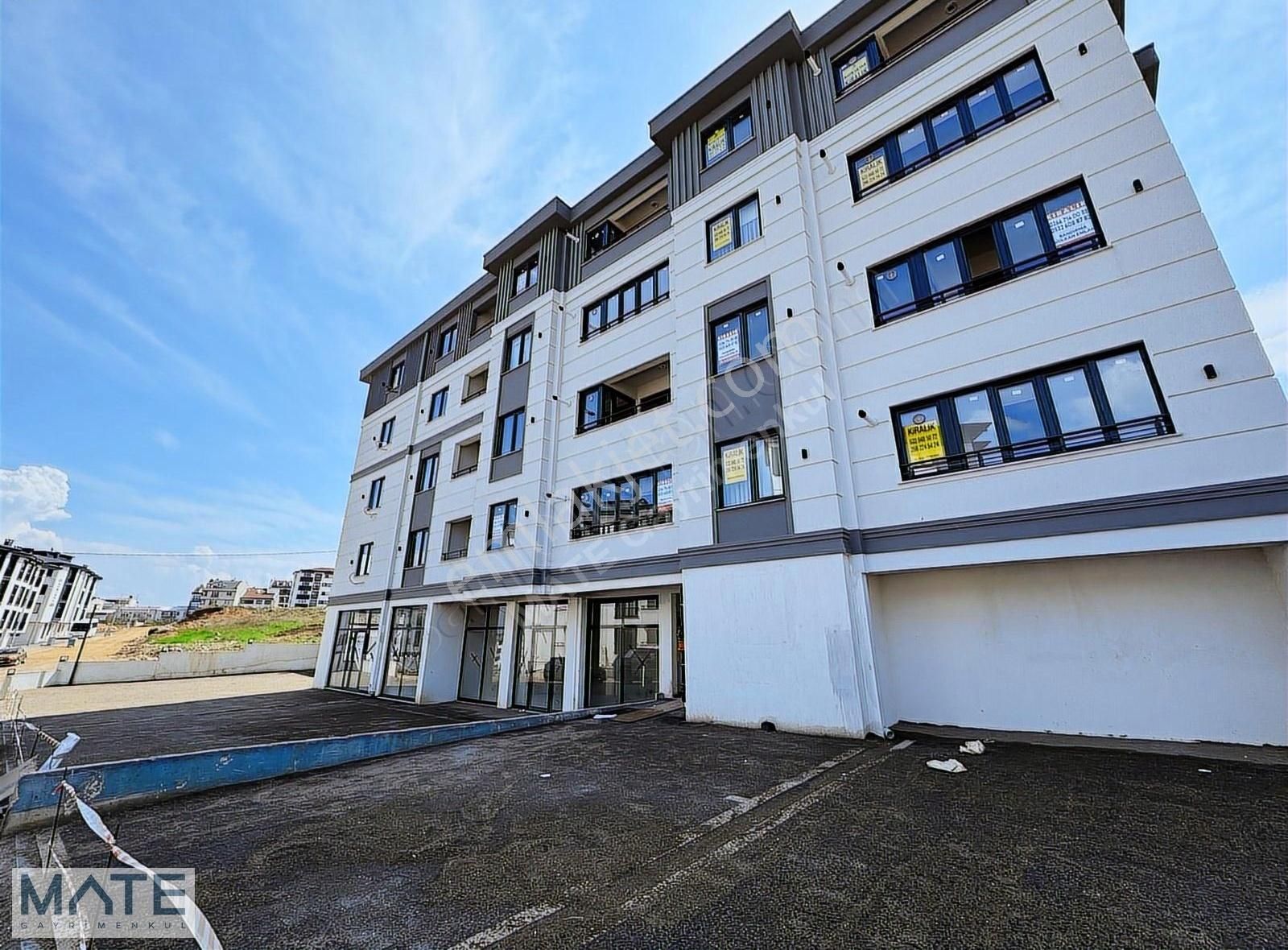 Yeni Mahallede Merkezi Konumda Full Eşyalı 2+0 Kiralık Daire