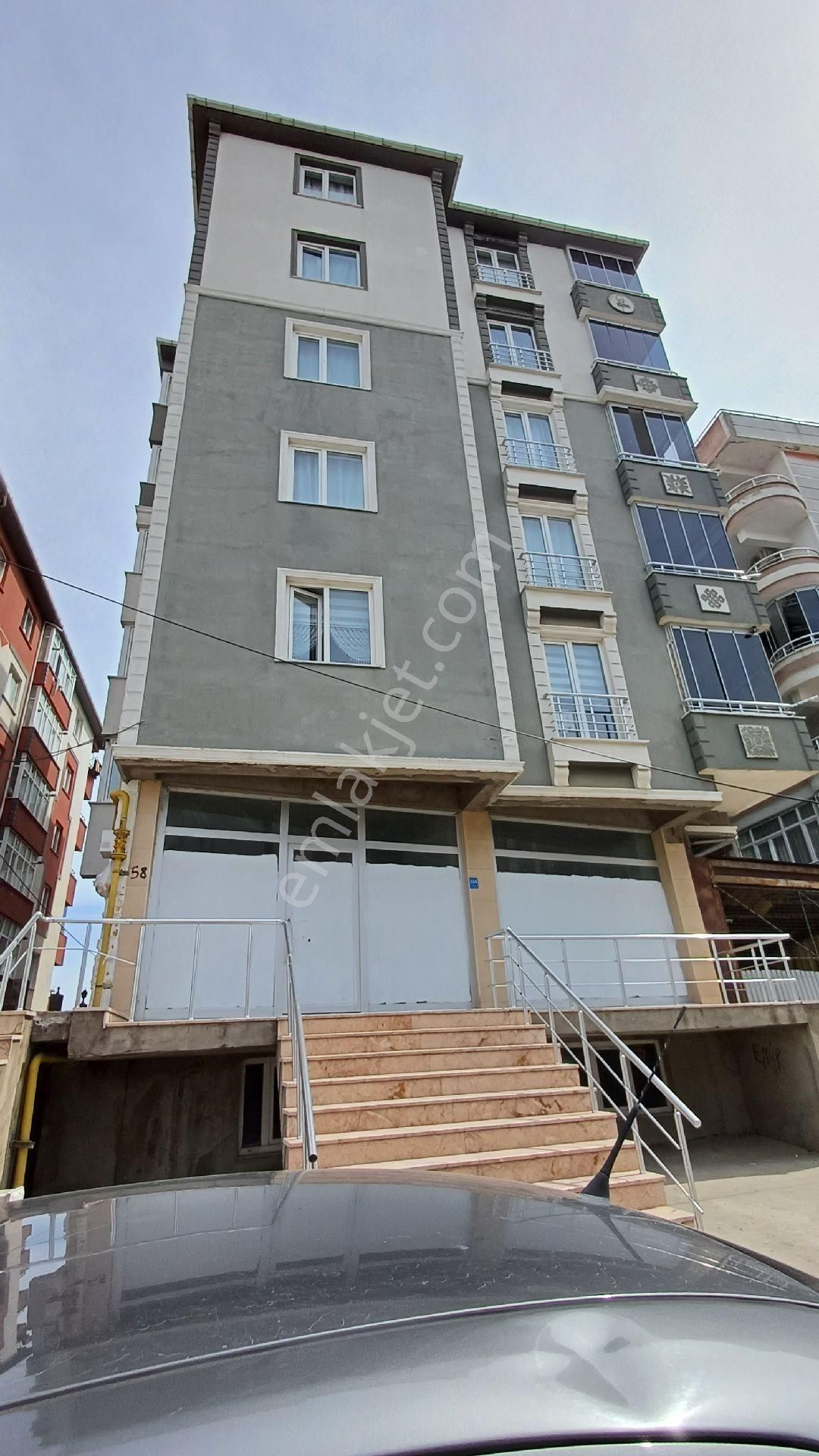 Mevlana İlköğretim Okulu Karşısı Satılık Daire