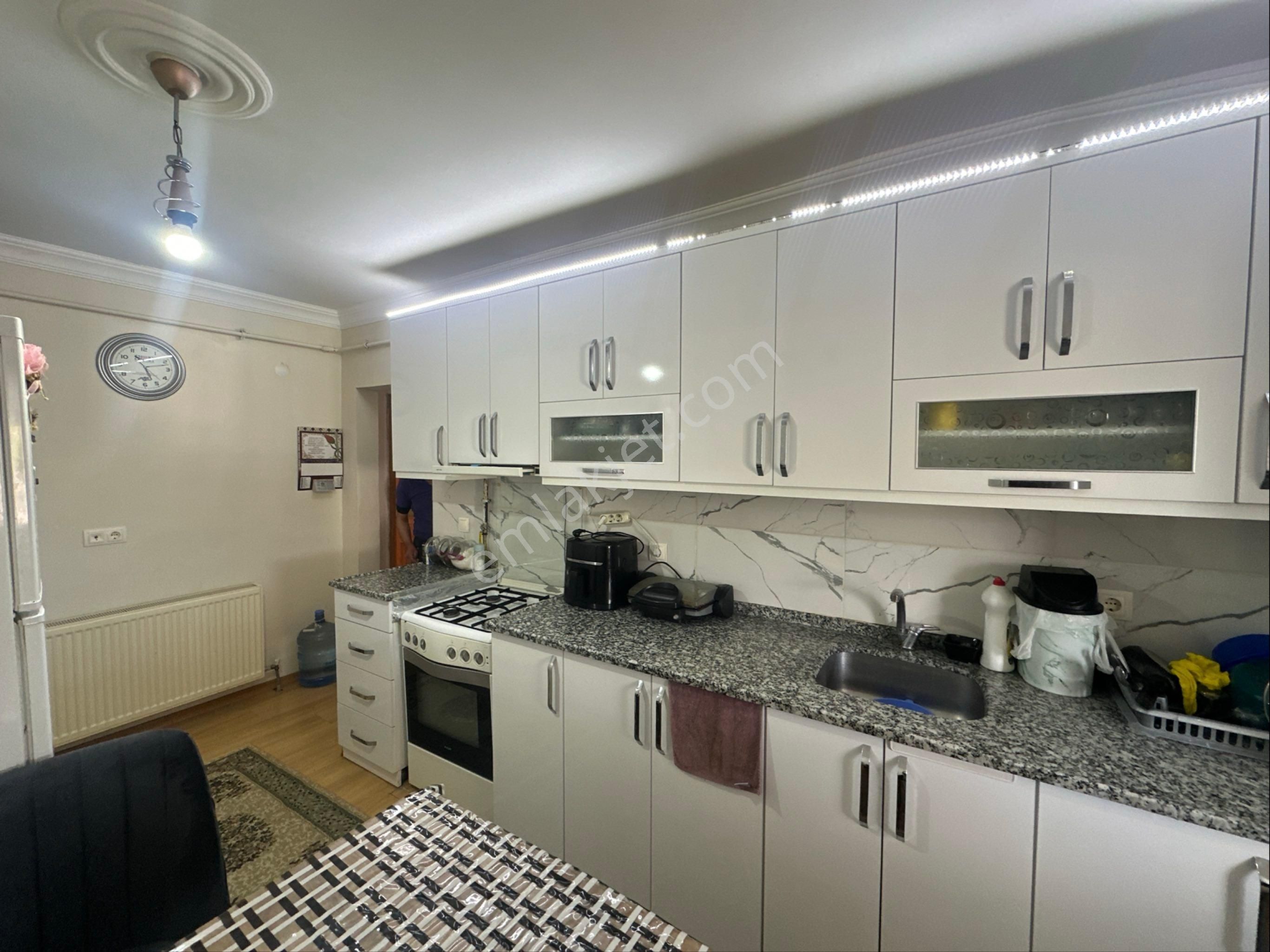 Şahbaz Emlak’tan Karşıyaka Mahallesi’nde Komple Satılık Bina - Görsel 8