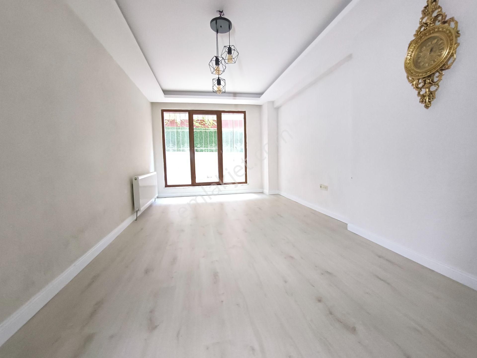 Adres34 Ten Geniş Ve Kendine Özel Bahçe Kullanımlı 2+1 Daire