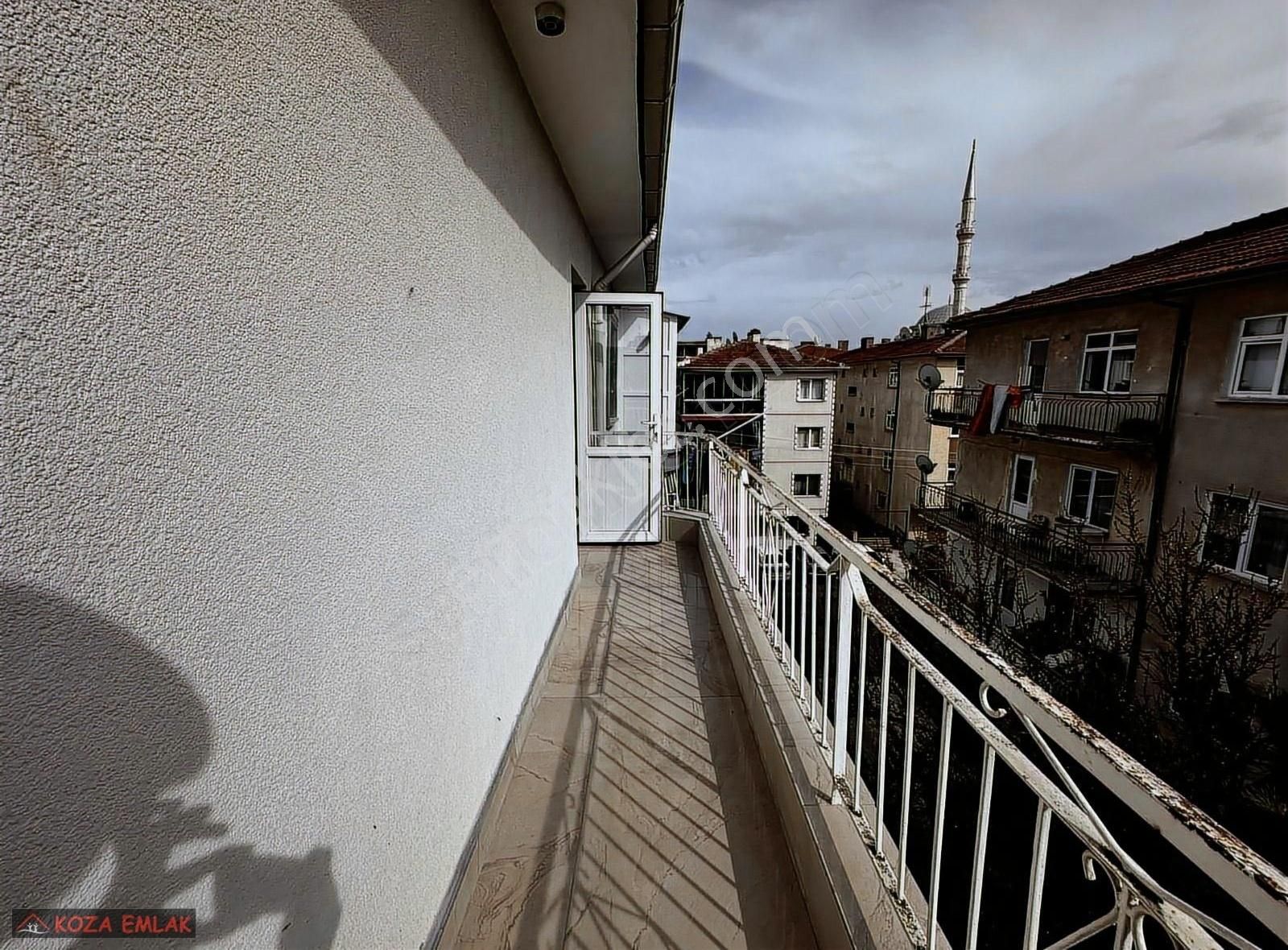 Mareşal Çakmak Mah. Katta *güney-ön Ceph** Lüx Yapılı 3+1 Dairee