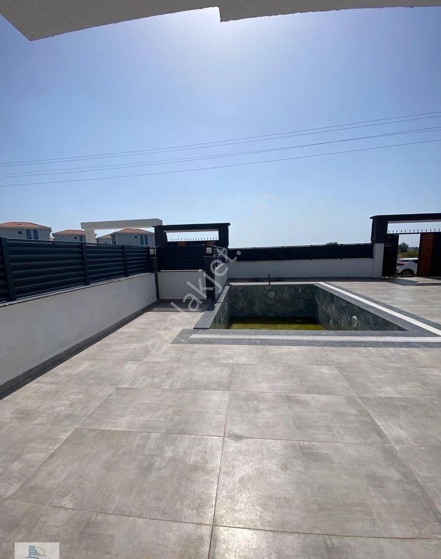 Efeler Mahallesinde Tam Müstakil Yerden Isıtmalı Havuzlu 4+1 Lüks Villa - Görsel 16