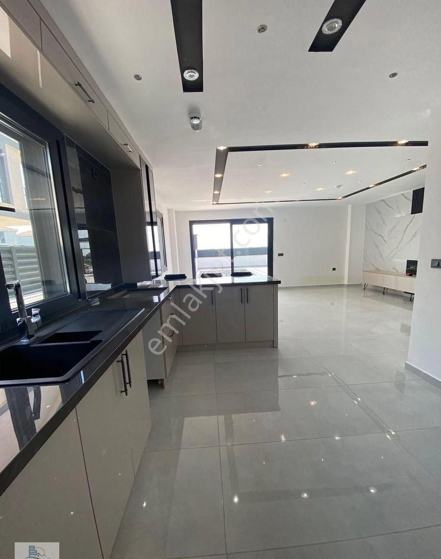 Efeler Mahallesinde Tam Müstakil Yerden Isıtmalı Havuzlu 4+1 Lüks Villa - Görsel 8