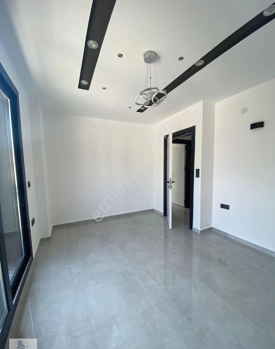 Efeler Mahallesinde Tam Müstakil Yerden Isıtmalı Havuzlu 4+1 Lüks Villa - Görsel 19