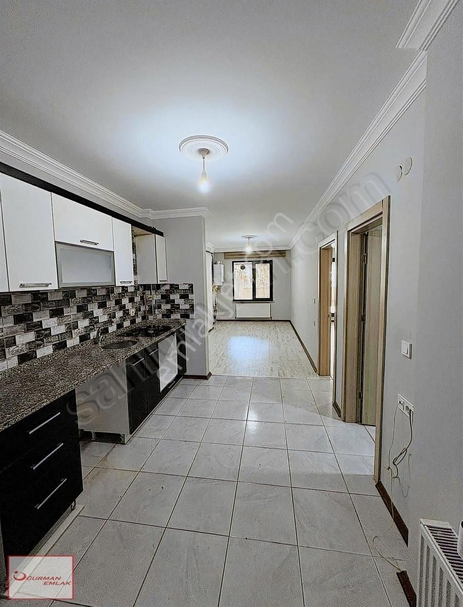 Bankalar Caddesinde, Teraslı 1+1 Kiralık Daire