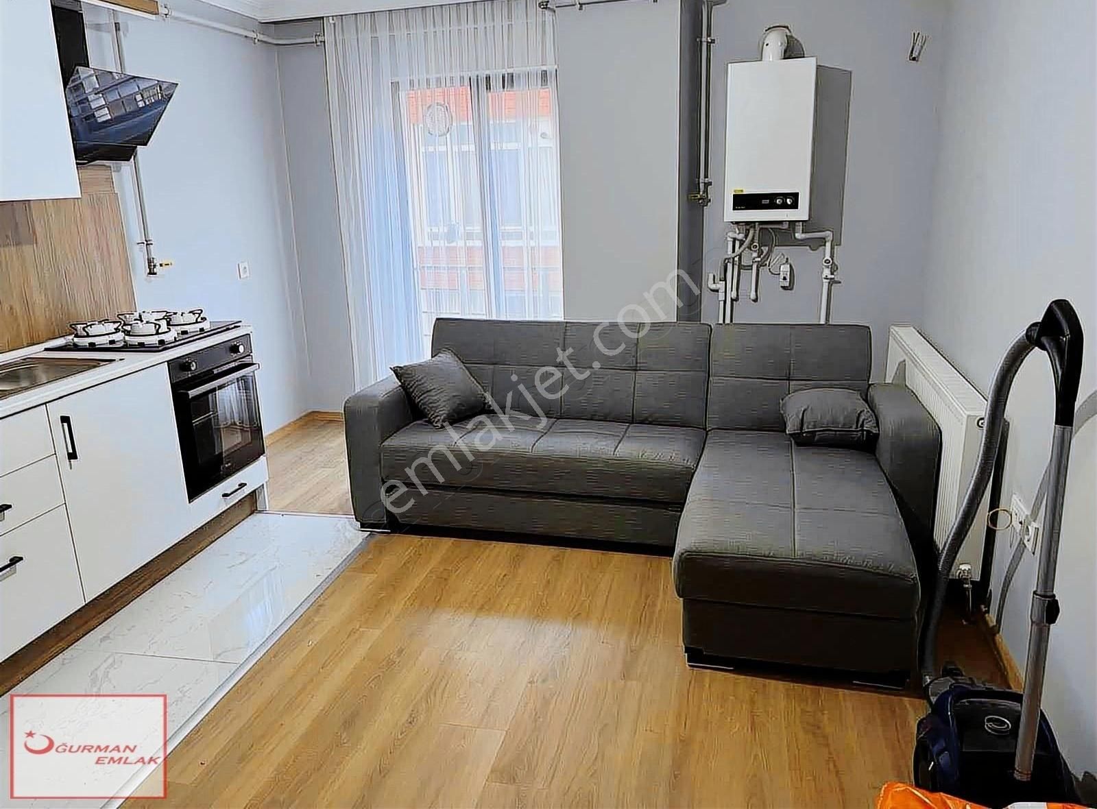 Uğurman Emlak'tan Şehir Merkezinde Eşyalı Satılık 1+1 Daire