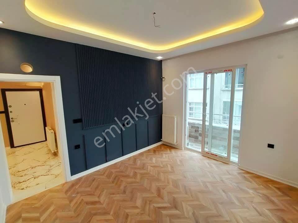 Şehir Merkezinde İçi Özel Yapım Lüks Daire