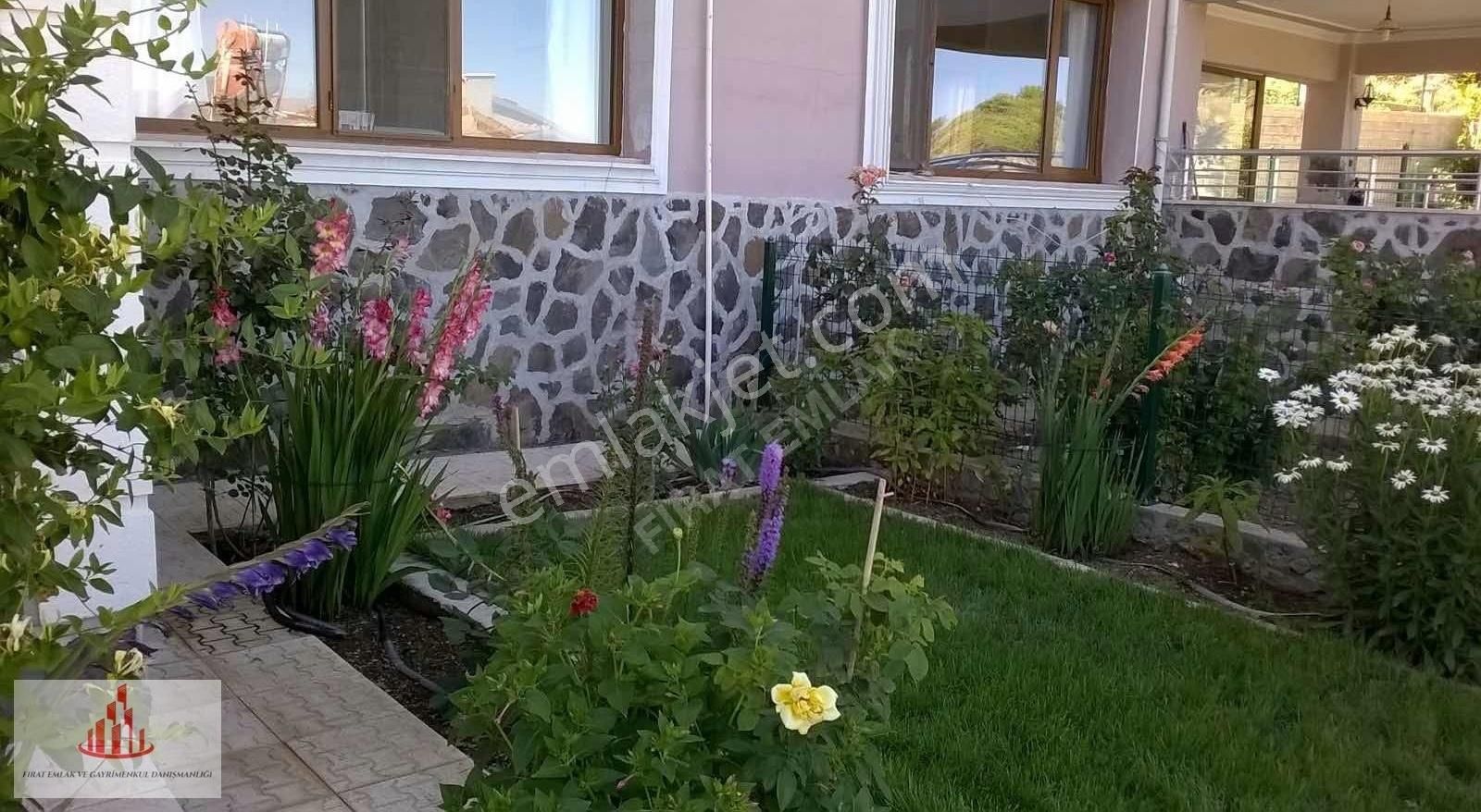 [frt]sivrice Güney Göl Manzaralı Satılık Villa
