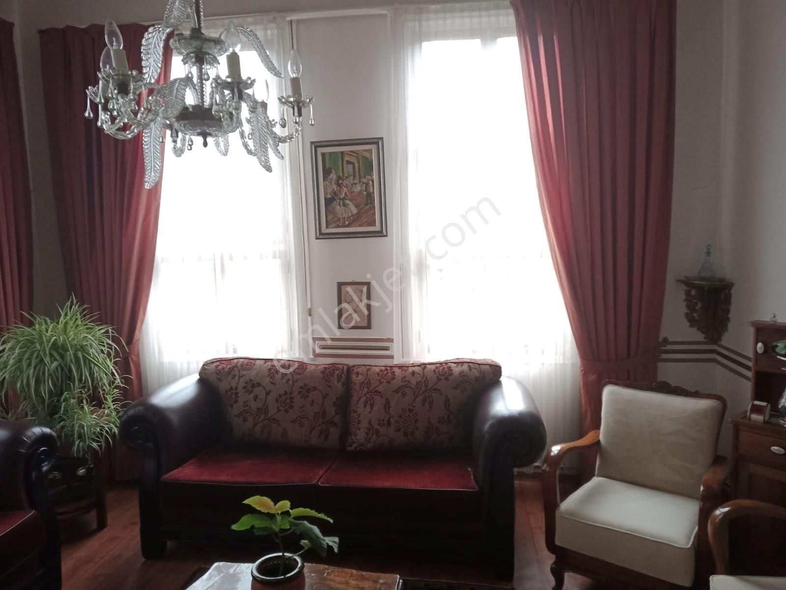 Adrian'dan Dilaverbey Mah. Satılık Tarihi Konak - Görsel 6