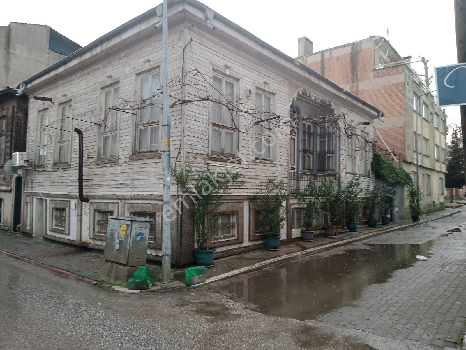 Adrian'dan Dilaverbey Mah. Satılık Tarihi Konak - Görsel 16