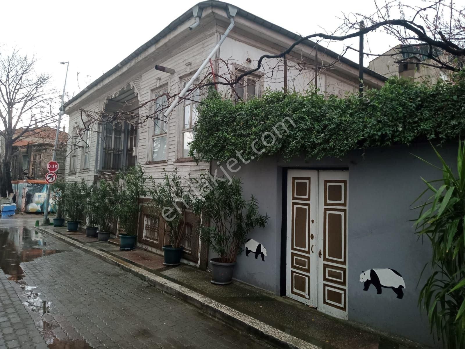 Adrian'dan Dilaverbey Mah. Satılık Tarihi Konak - Görsel 11