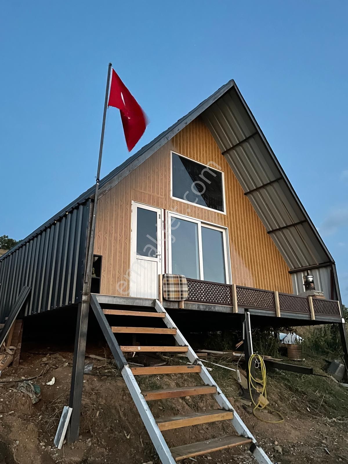 Sarıveliler De İçinde Bungalov Ev Olan 2 Dönüm Satılık Arsa