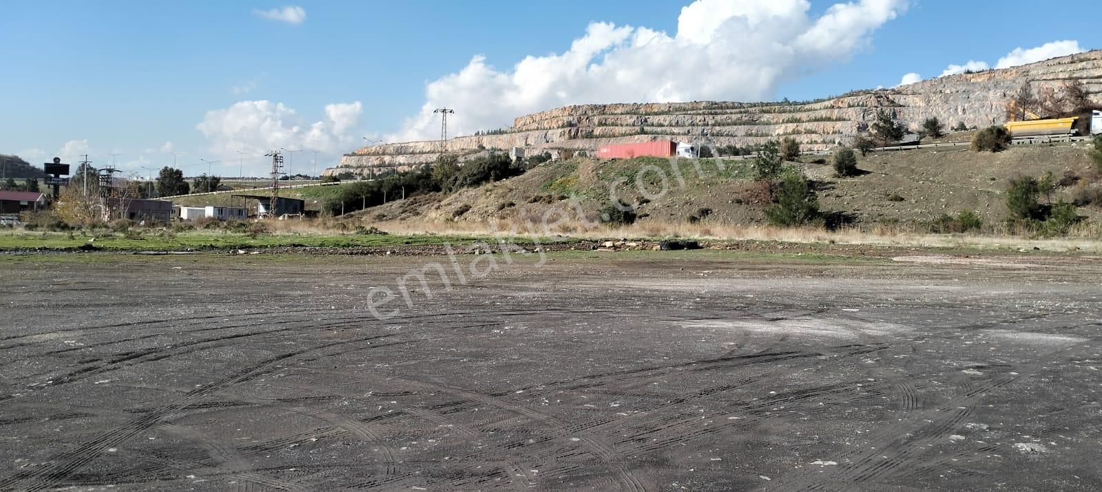 Bornova Ankara Asfaltı Üzeri Kiralık 5 Dönümlük Arsalar