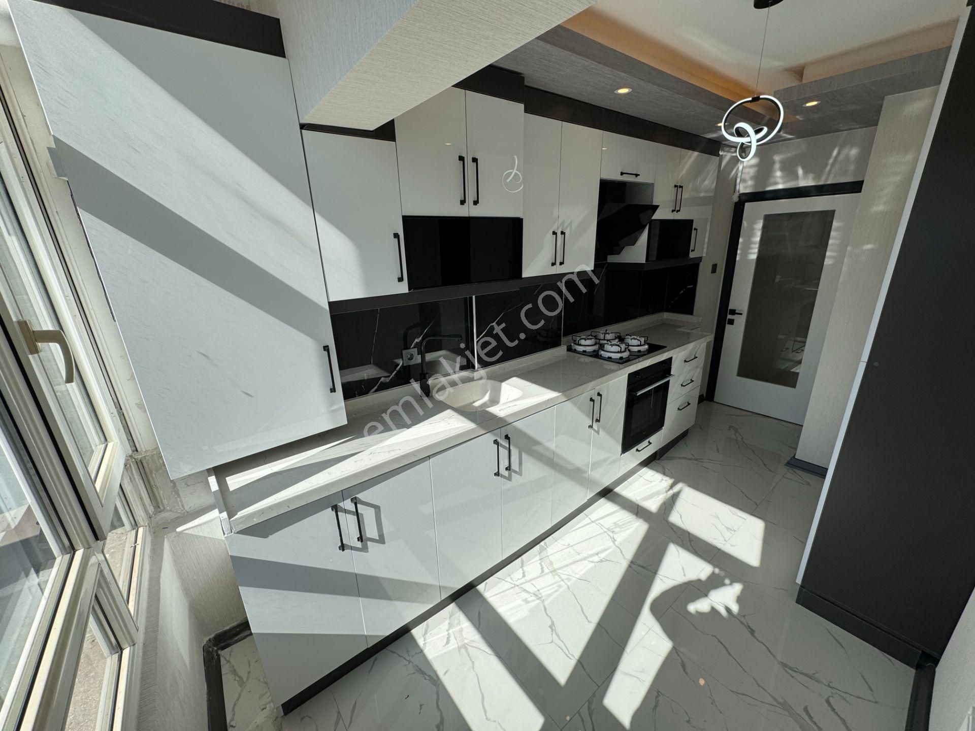 New Kent'ten Atatürk Mh. Ara Kat Full Yapılı Daire