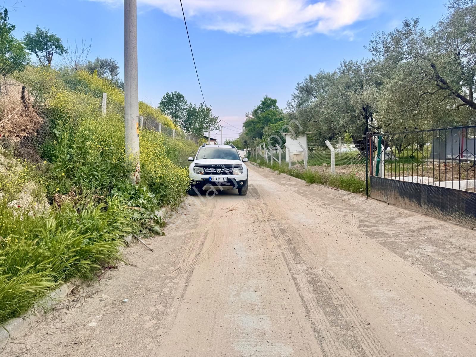 Kepenekli De 1552 M2 Arsa , Parke Taşlarına Sıfır