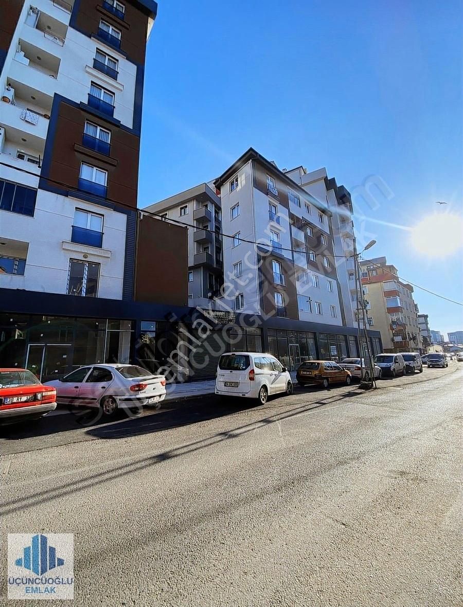 200 M2 Düz Giriş Kiralık Dükkan