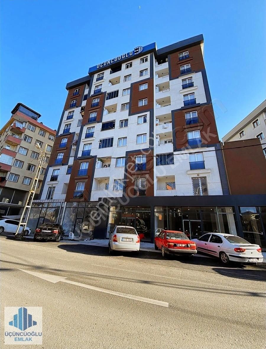200 M2 Düz Giriş Kiralık Dükkan