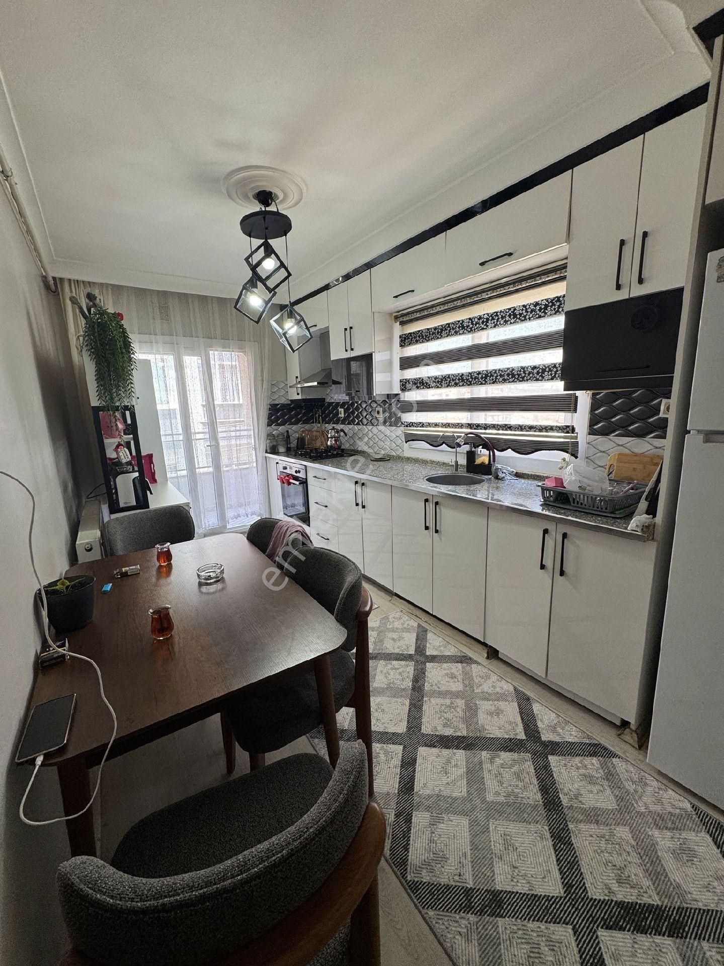 Turgutlu Eymen Emlak'tan Turgutlar Mh Satılık 3+1 Arakat Doğalgazlı Uygun Daire 🏡