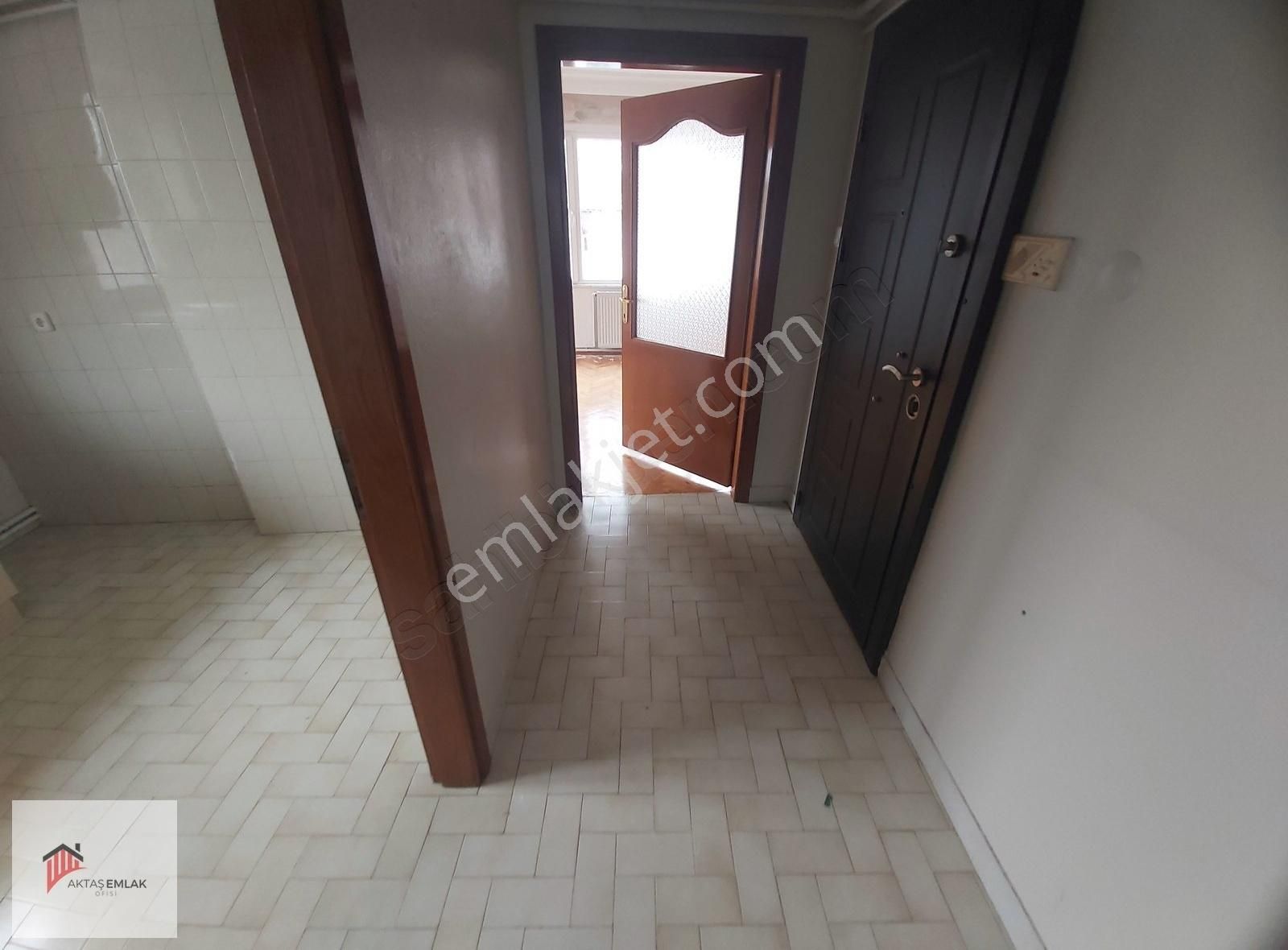 Aktaştan Üniversite Sokağında 3+1 Deniz Manzaralı Ferah Daire