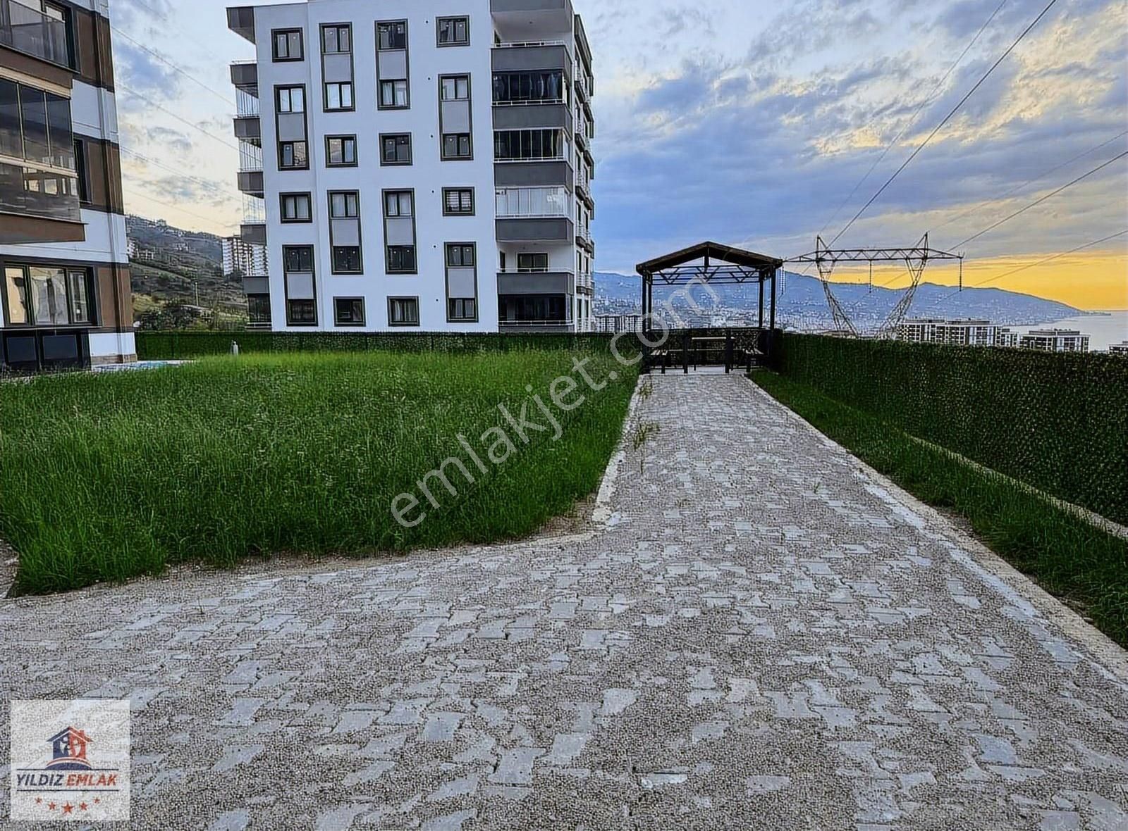 Yıldız Gayrimenkul Den Yıldızlıda Satılık Manzaralı Daire