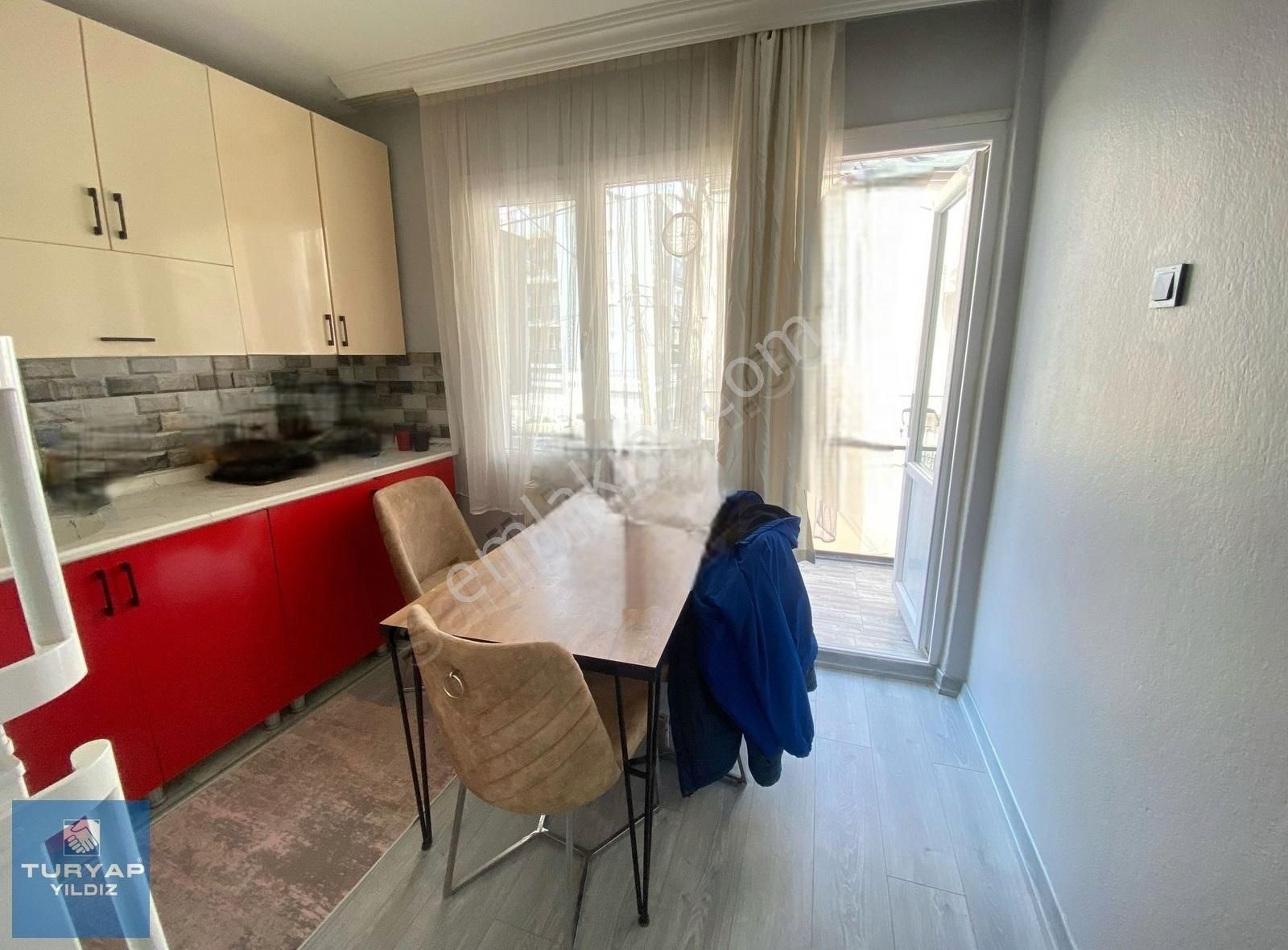 Buca Göksu Mah Anayol Yakını 2+1 Doğalgazlı Ara Kat Daire