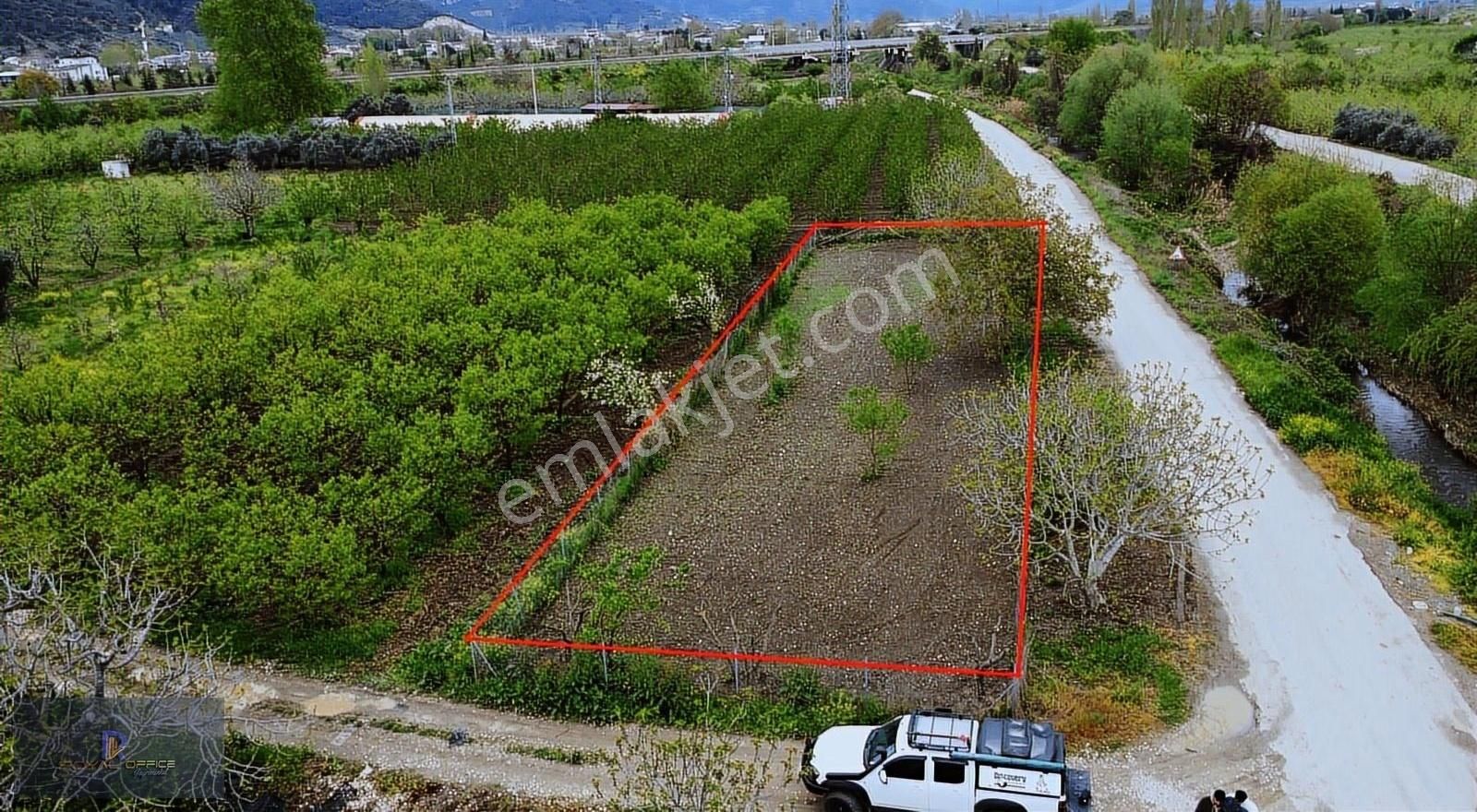 Royal Office Den Barakfakih De Asfalta Cephe 750m2 Bahçe
