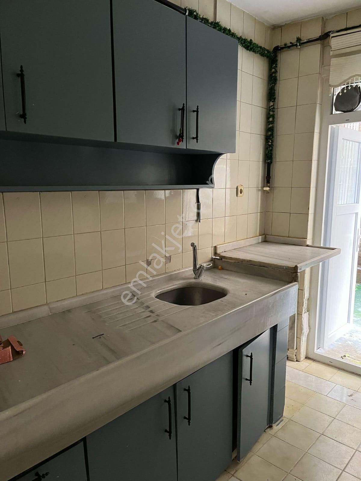 Bahcelievler Zafer Mh 2+1 Bahce Katı