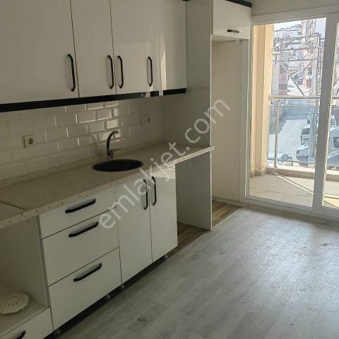Bayraklı Şehir Hastanesi Yakını 2+1 Satılık Daire