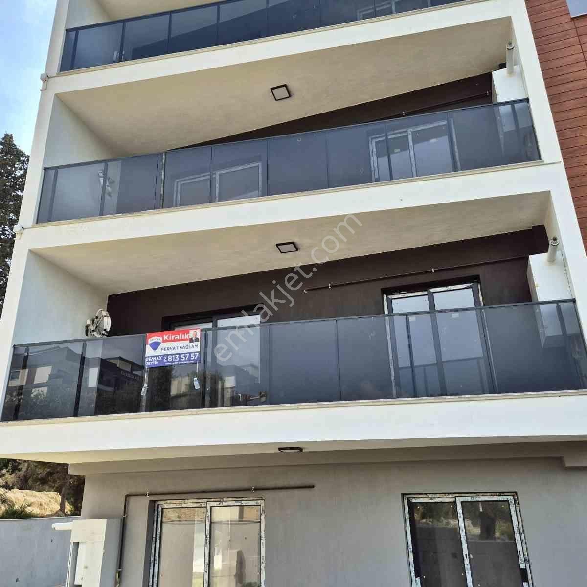 Kuşadasında Geniş Kıralık 2+1 Daıre